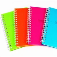 Full de plàstic de colors i PVC per enquadernar cobertes